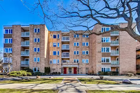Exterior - 1333 Maple Ave #3A, Evanston, IL 60201 photo 2 of 5