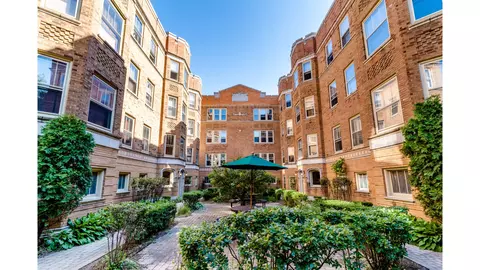 621 Washington Blvd #1N, Oak Park, IL 60302