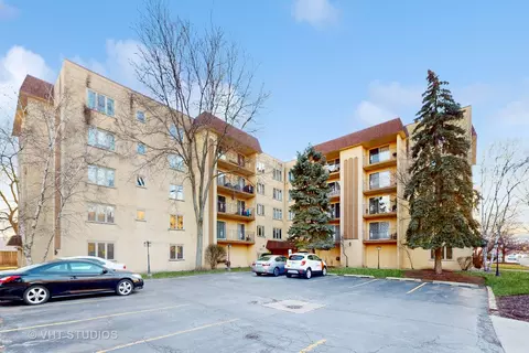 6455 W Belle Plaine Ave #205, Chicago, IL 60634