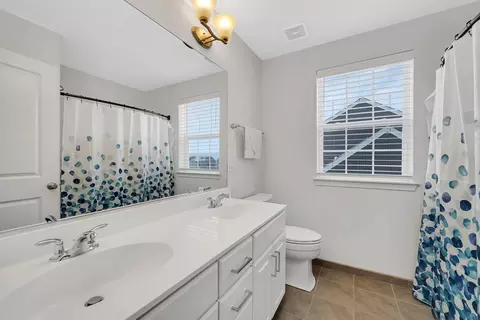 Bath - 3624 Harborside Way, Elgin, IL 60124 photo 4 of 4