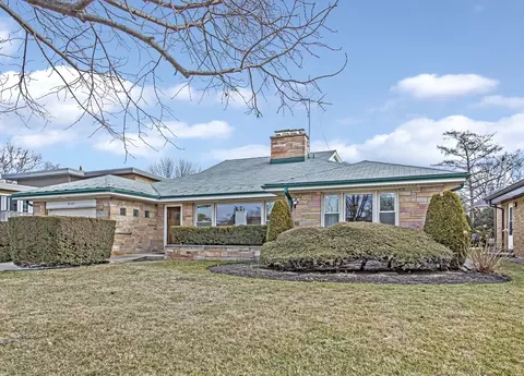 7051 N Kedvale Ave, Lincolnwood, IL 60712