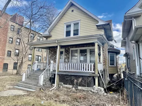 321 N Pine Ave, Chicago, IL 60644