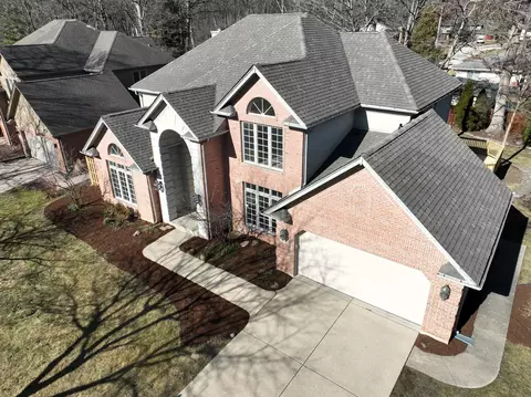3850 Timbers Edge Ln, Glenview, IL 60025