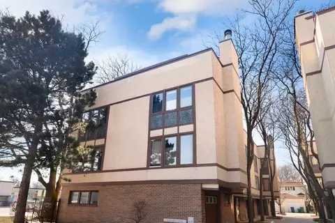429 S Oak Park Ave #C, Oak Park, IL 60302