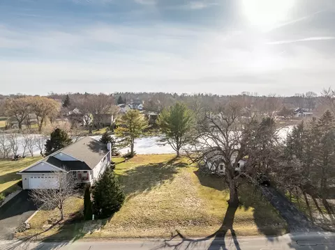1300 Candlewick Dr, Poplar Grove, IL 61065