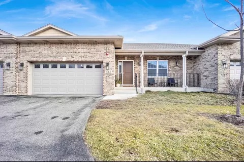 543 N Woodland Ct, Addison, IL 60101