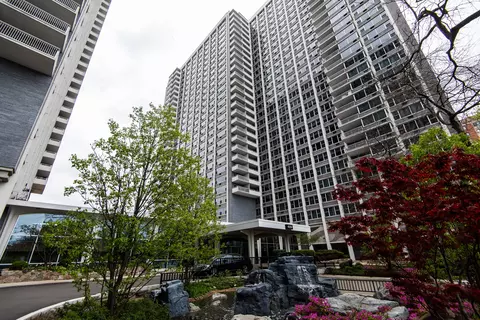 4250 N Marine Dr #624, Chicago, IL 60613