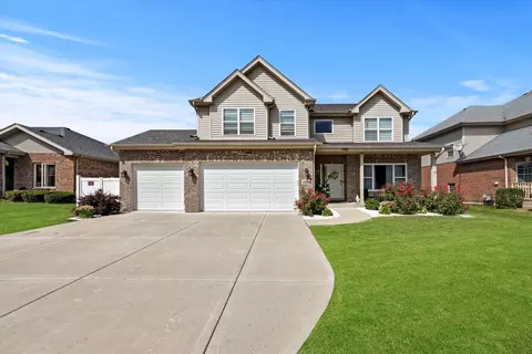 15856 Crimson Dr, Lockport, IL 60441