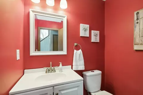 Bath - 545 Basil Rd, Lake Bluff, IL 60044 photo 3 of 3