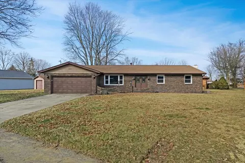 2009 Prairie View Dr, Urbana, IL 61802