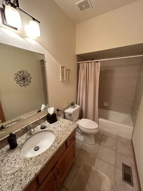 Bath - Undisclosed, Mokena, IL 60448 photo 3 of 4