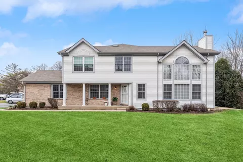 1074 Sweetflower Dr, Hoffman Estates, IL 60169