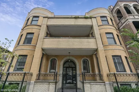 845 W Montrose Ave #1W, Chicago, IL 60613