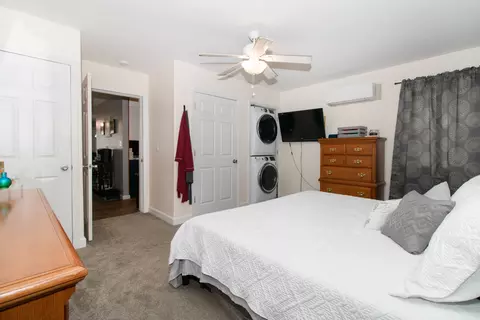 Bedroom - 923 Vale St, Bloomington, IL 61701 photo 5 of 11