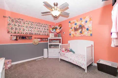 Bedroom - 923 Vale St, Bloomington, IL 61701 photo 9 of 11