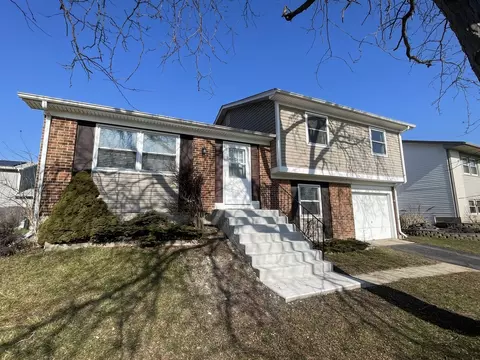 1330 Rock Cove Ct, Hoffman Estates, IL 60192