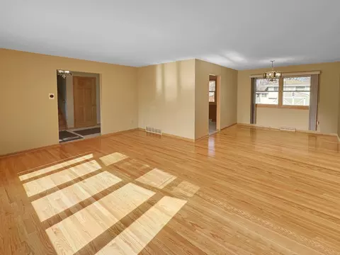 Living - 3320 S Manor Dr, Lansing, IL 60438 photo 1 of 1