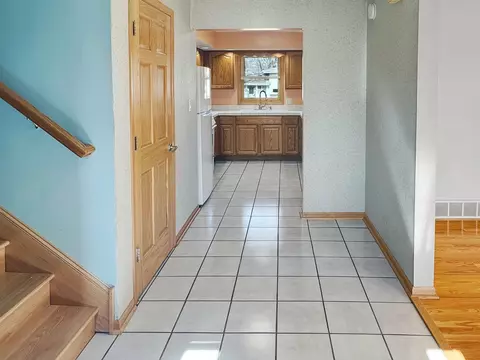 Kitchen - 3320 S Manor Dr, Lansing, IL 60438 photo 1 of 4