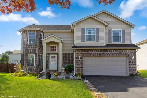 716 Maplewood Dr, Minooka, IL 60447