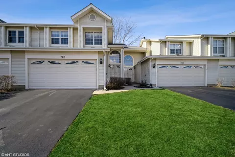 720 Newbury Ln, Schaumburg, IL 60173