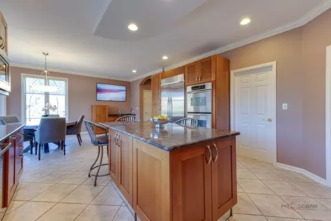 Kitchen - 3706 Maple Ave, Northbrook, IL 60062 photo 1 of 4