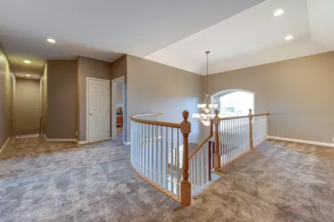 Entry Way - 3706 Maple Ave, Northbrook, IL 60062 photo 5 of 6
