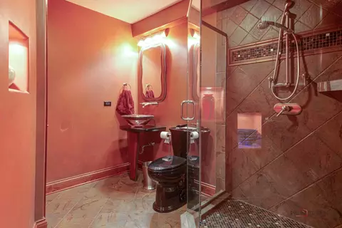 Bath - 3706 Maple Ave, Northbrook, IL 60062 photo 6 of 6