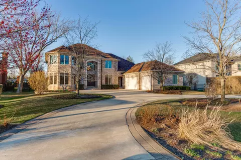 Exterior - 3706 Maple Ave, Northbrook, IL 60062 photo 2 of 11