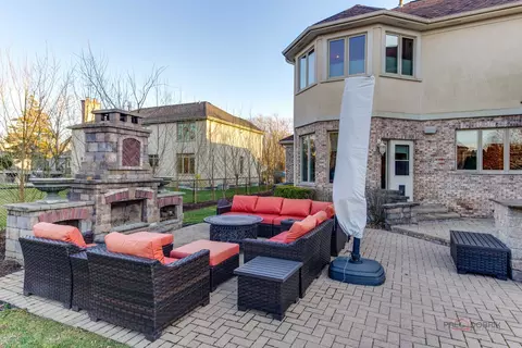 Exterior - 3706 Maple Ave, Northbrook, IL 60062 photo 4 of 11