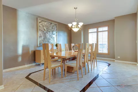 Dining - 3706 Maple Ave, Northbrook, IL 60062 photo 2 of 3