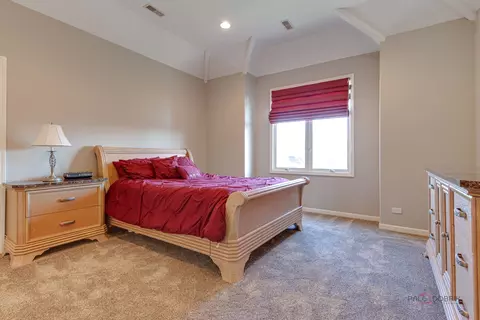 Bedroom - 3706 Maple Ave, Northbrook, IL 60062 photo 5 of 5