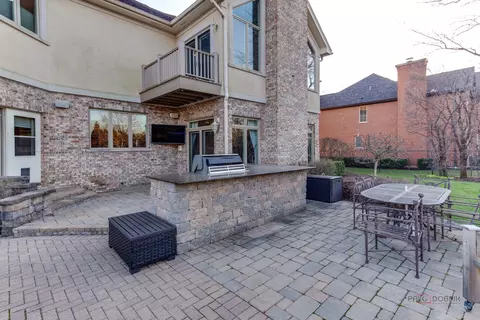 Exterior - 3706 Maple Ave, Northbrook, IL 60062 photo 5 of 11