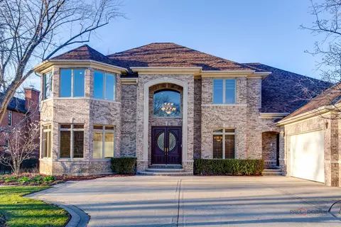 Exterior - 3706 Maple Ave, Northbrook, IL 60062 photo 3 of 11