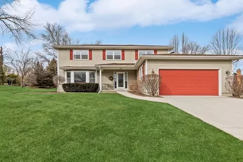 1133 Winners Cir, Libertyville, IL 60048