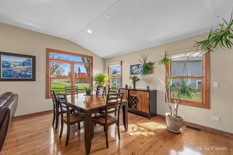 Dining - 1049 Foster Ave, Bartlett, IL 60103 photo 1 of 2