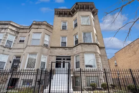 6039 S Eberhart Ave, Chicago, IL 60637