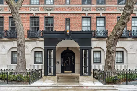 210 E Pearson St #9AB, Chicago, IL 60611