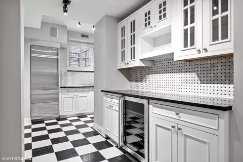 Other - 210 E Pearson St #9AB, Chicago, IL 60611 photo 3 of 8