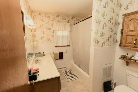 Bath - 18 Robinwood Dr, Normal, IL 61761 photo 1 of 2