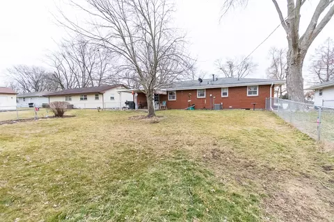 Exterior - 18 Robinwood Dr, Normal, IL 61761 photo 6 of 8