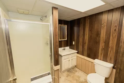 Bath - 18 Robinwood Dr, Normal, IL 61761 photo 2 of 2