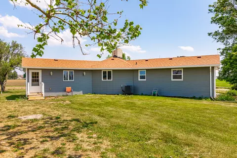 Exterior - 3279 E 29th Rd, Seneca, IL 61360 photo 3 of 3