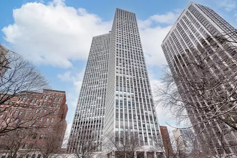 2626 N Lakeview Ave #1504, Chicago, IL 60614