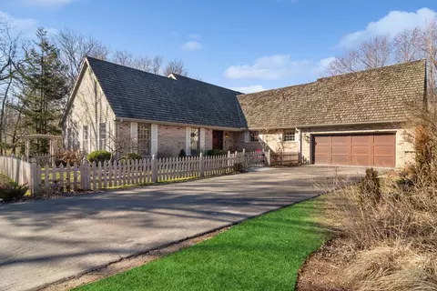 516 W Shady Ln, Barrington, IL 60010