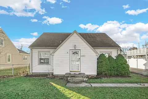 6947 W 96th St, Oak Lawn, IL 60453