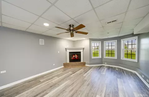 Living - 505 Highlington Ct, Beecher, IL 60401 photo 6 of 6
