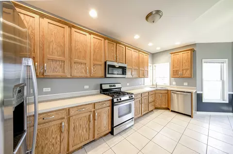 Kitchen - 505 Highlington Ct, Beecher, IL 60401 photo 3 of 6