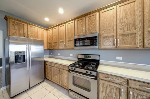 Kitchen - 505 Highlington Ct, Beecher, IL 60401 photo 5 of 6