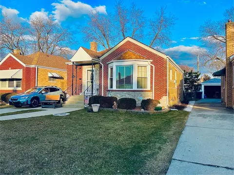5049 N Nottingham Ave, Chicago, IL 60656