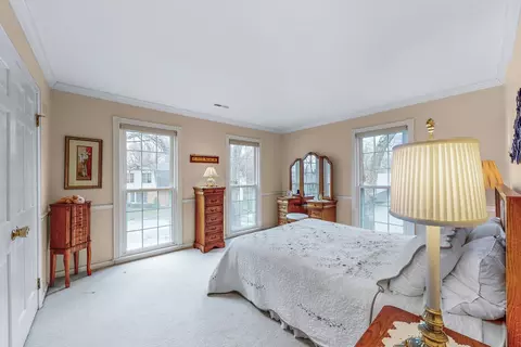 Bedroom - 6 Woods Chapel Rd, Rolling Meadows, IL 60008 photo 4 of 5